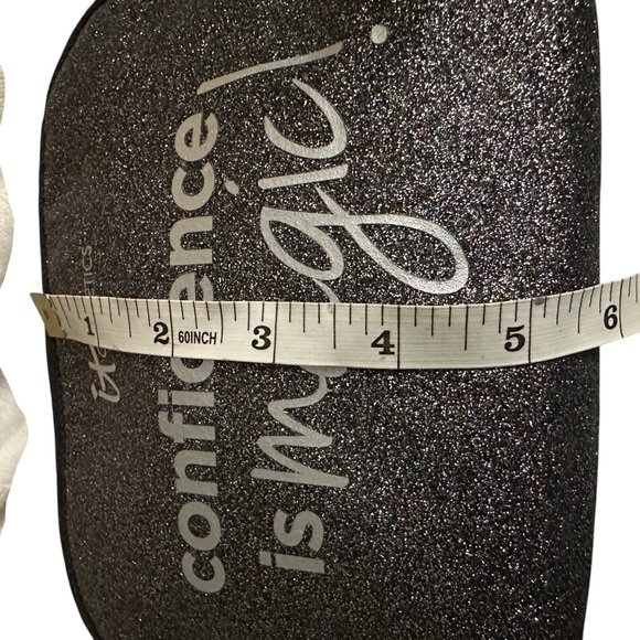 IT Cosmetics Airbrush Flawless Foundation Brush KER90W Bundle IT Makeup Bag New - Picture 8 of 14